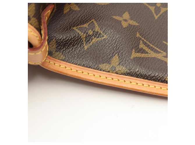 Borsa a tracolla Louis Vuitton Saumur MM Monogram Marrone - vista 9