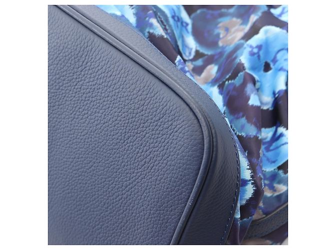 2way Tote Bag Louis Vuitton NoeFurrure MM Cut Flower Gran Bleu Nylon und Leder Blau - Ansicht 6