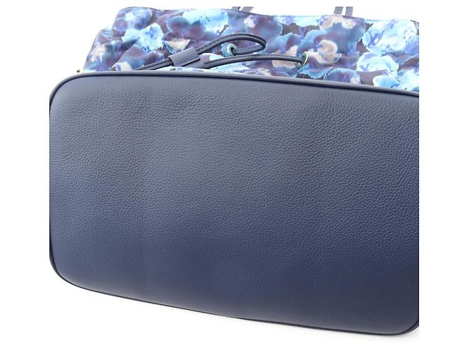 2way Tote Bag Louis Vuitton NoeFurrure MM Cut Flower Gran Bleu Nylon und Leder Blau - Ansicht 7