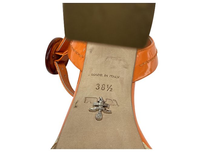 Sandali con platform Prada in vernice arancione - vista 7