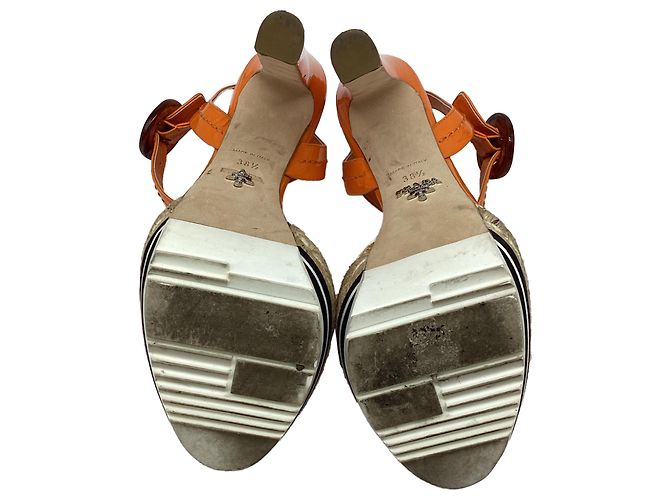 Sandali con platform Prada in vernice arancione - vista 8