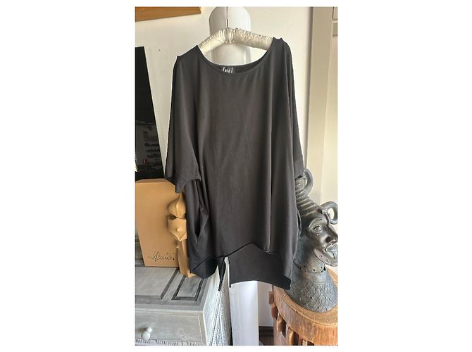 Autre Marque T-shirt nera a maniche corte PLU con anagramma a pois bianchi - vista 2