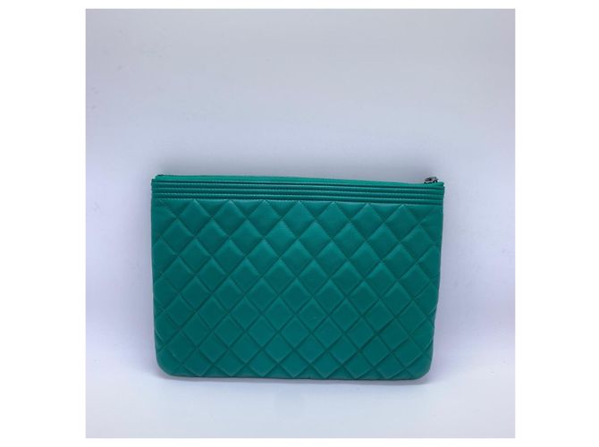 Chanel Gesteppte Lammleder Clutch - Grün - Ansicht 2