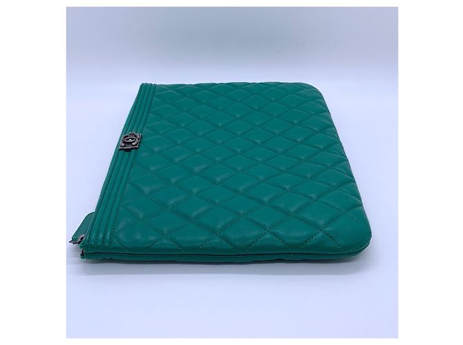 Chanel Gesteppte Lammleder Clutch - Grün - Ansicht 3
