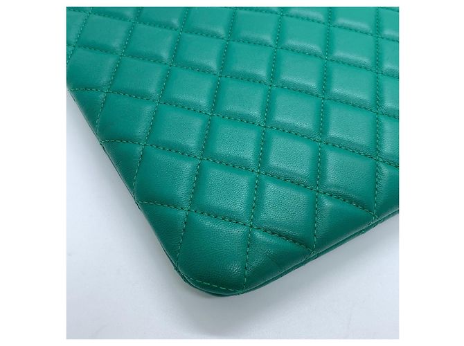 Chanel Gesteppte Lammleder Clutch - Grün - Ansicht 4