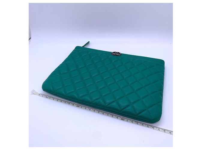 Chanel Gesteppte Lammleder Clutch - Grün - Ansicht 7