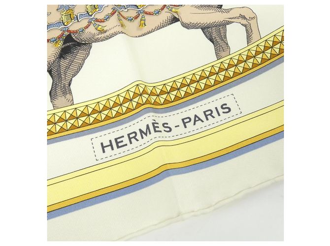 Hermès Hermes GRAND APPARAT Carré Scarf Multicolore Beige D'oro Crudo - vista 2