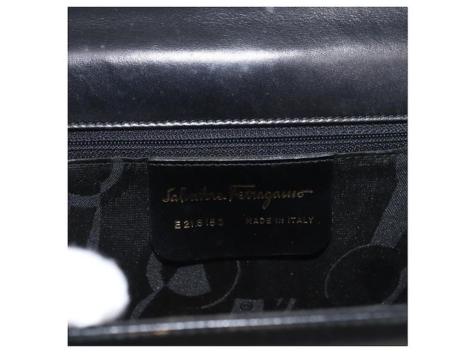 Salvatore Ferragamo Gancini Flap in Pelle Nero - vista 6