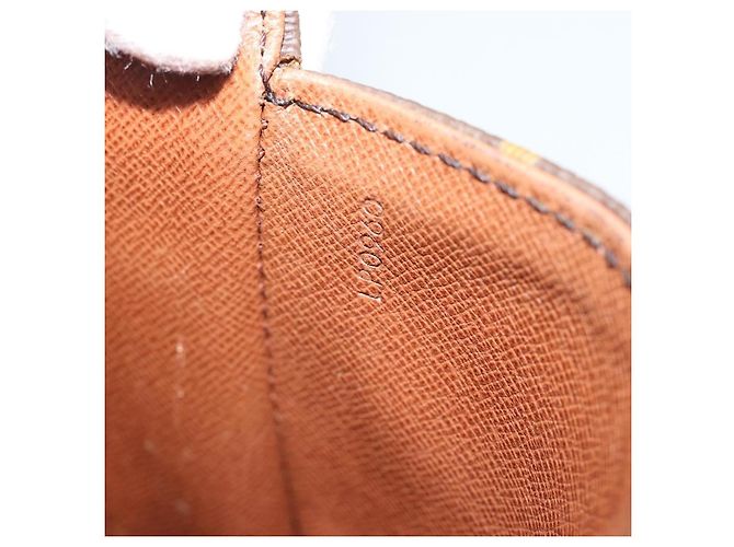 Louis Vuitton Saint Cloud Monogram Canvas MM Marrone - vista 7