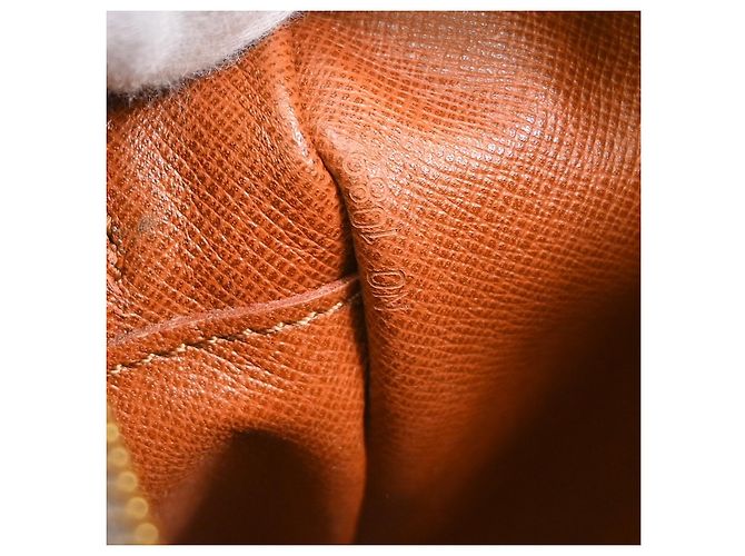 Louis Vuitton Trocadero Monogram Canvas 27 Marrone - vista 5