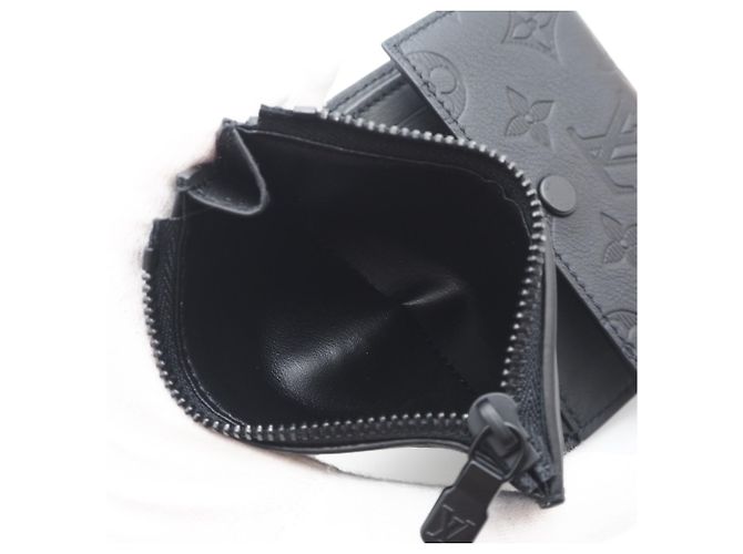 Louis Vuitton Monogram Shadow Victor Wallet Black - view 13