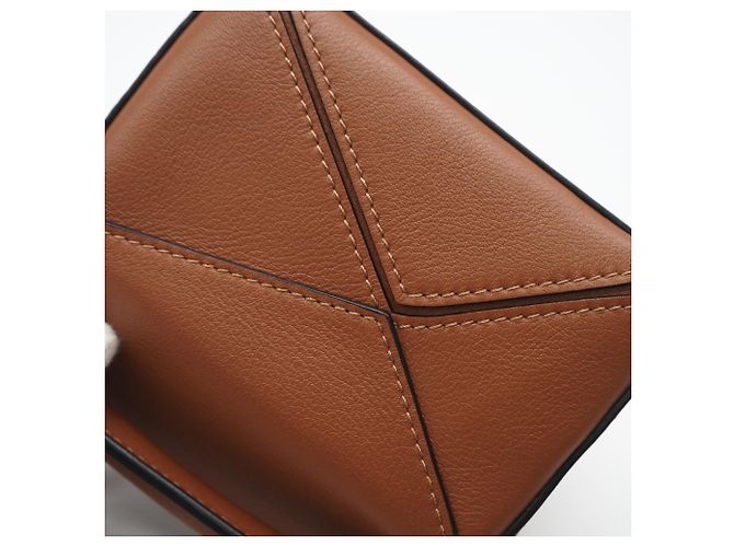Mini borsa a tracolla Loewe Puzzle Edge in pelle di vitello marrone - vista 3