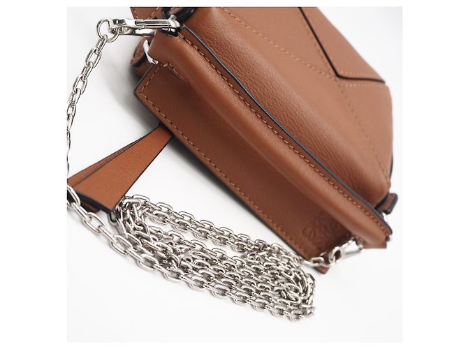 Mini borsa a tracolla Loewe Puzzle Edge in pelle di vitello marrone - vista 4