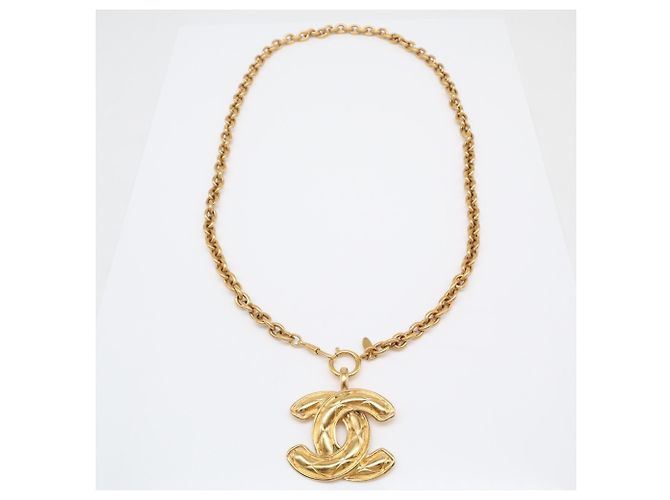 Collana con pendente Chanel Matelassé Gold D'oro - vista 6