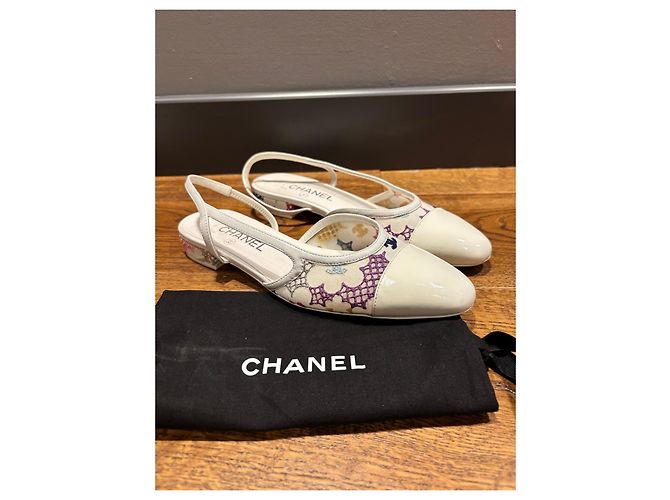 Chanel Ballerine Slingback in Vernice Bianca Ricamata Bianco Multicolore - vista 10