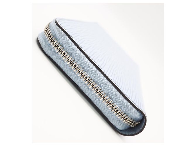 Cartera Louis Vuitton Epi Zippy en Blue Nuage Azul - vista 8
