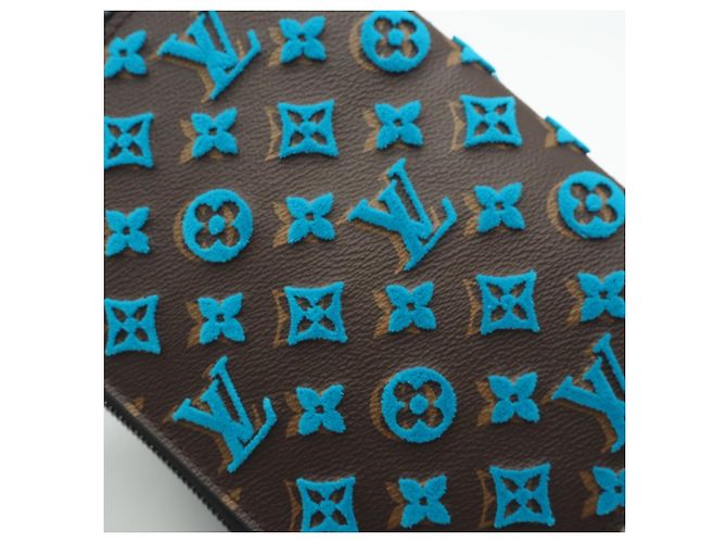 Sac bandoulière Louis Vuitton Monogram Tuffetage Triangle Marron Bleu Beige - vue 3