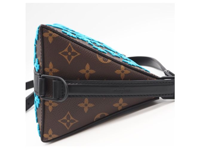 Sac bandoulière Louis Vuitton Monogram Tuffetage Triangle Marron Bleu Beige - vue 5