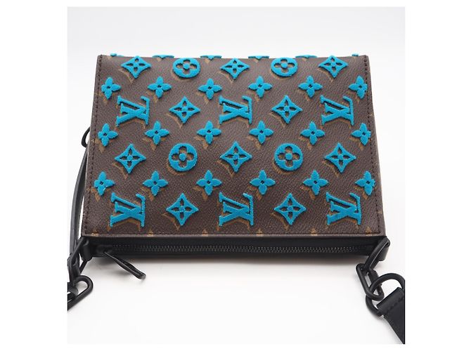Sac bandoulière Louis Vuitton Monogram Tuffetage Triangle Marron Bleu Beige - vue 7