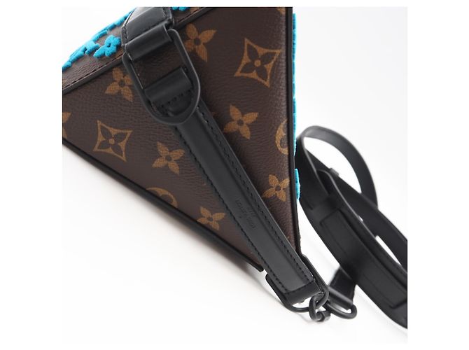 Sac bandoulière Louis Vuitton Monogram Tuffetage Triangle Marron Bleu Beige - vue 9