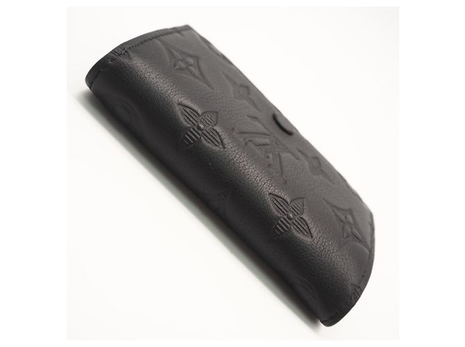 Louis Vuitton Monogram Shadow Victor Wallet Black - view 5