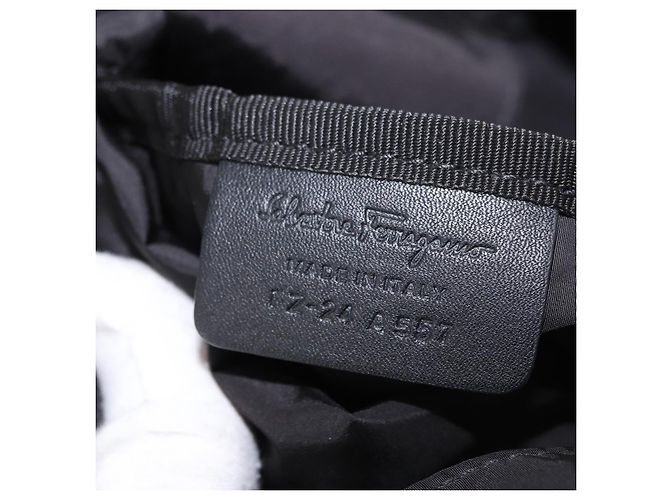 Borsa a mano Salvatore Ferragamo in nylon nero Auth ka5019A - vista 12