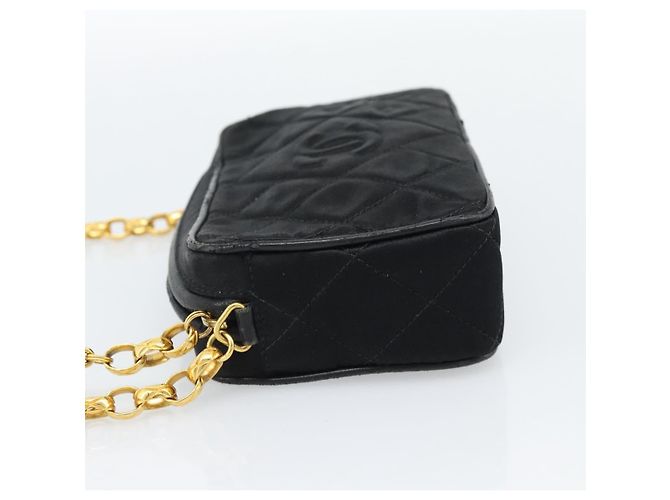 CHANEL Matelasse Chain Shoulder Bag Satin Black Gold CC Auth 189794V Preto Dourado - vista 3