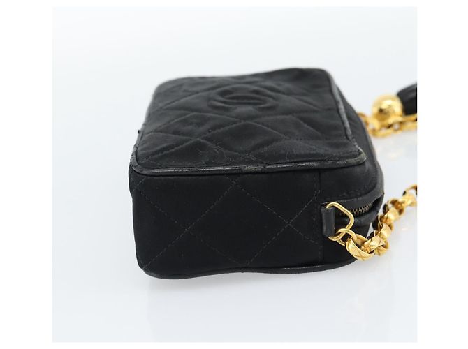 CHANEL Matelasse Chain Shoulder Bag Satin Black Gold CC Auth 189794V Preto Dourado - vista 4