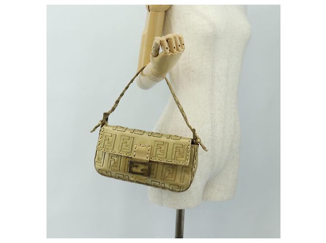 FENDI Zucca Canvas Mamma Baguette Schultertasche aus Leder Gold Auth 189267SAM - Ansicht 29