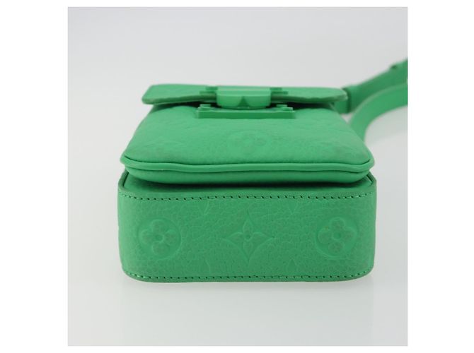 LOUIS VUITTON Lock Vertical Wearable Wallet M81525 Auth ka4987A Verde - vista 5