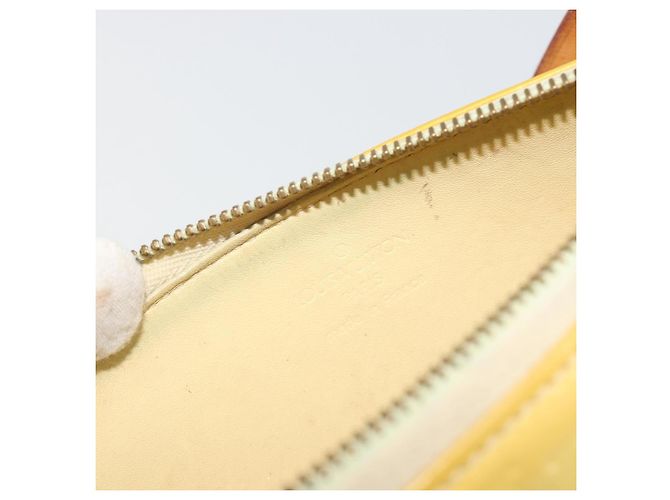 LOUIS VUITTON Monogram Vernis Lexington Pouch Lime Yellow M91058 LV Auth 189688 Dourado - vista 18