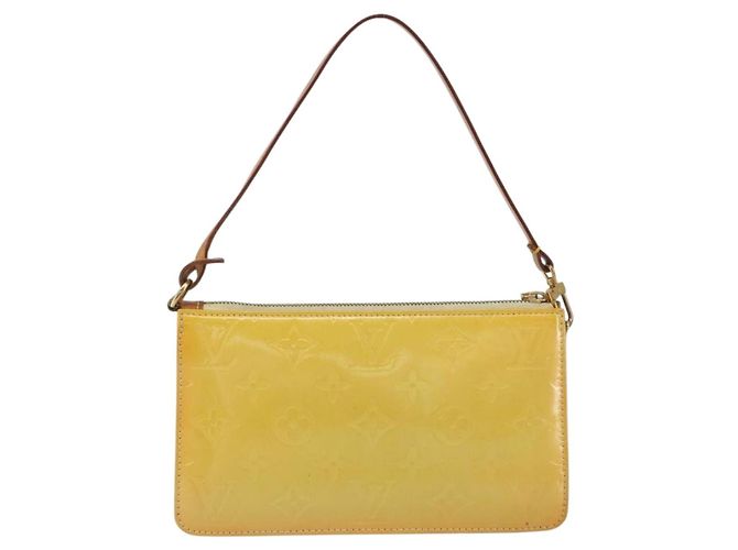 LOUIS VUITTON Monogram Vernis Lexington Pouch Lime Yellow M91058 LV Auth 189688 Dourado - vista 2
