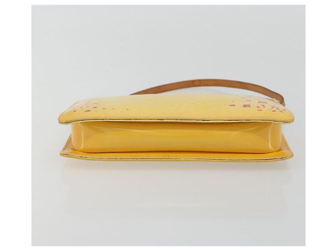 LOUIS VUITTON Monogram Vernis Lexington Pouch Lime Yellow M91058 LV Auth 189688 Dourado - vista 5