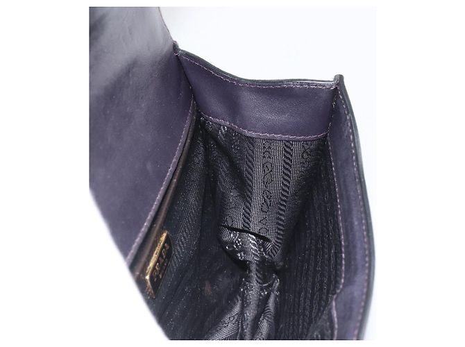 Borsa a Spalla con Catena PRADA in Pelle Saffiano Nera e Oro Auth 189622A Nero D'oro - vista 21