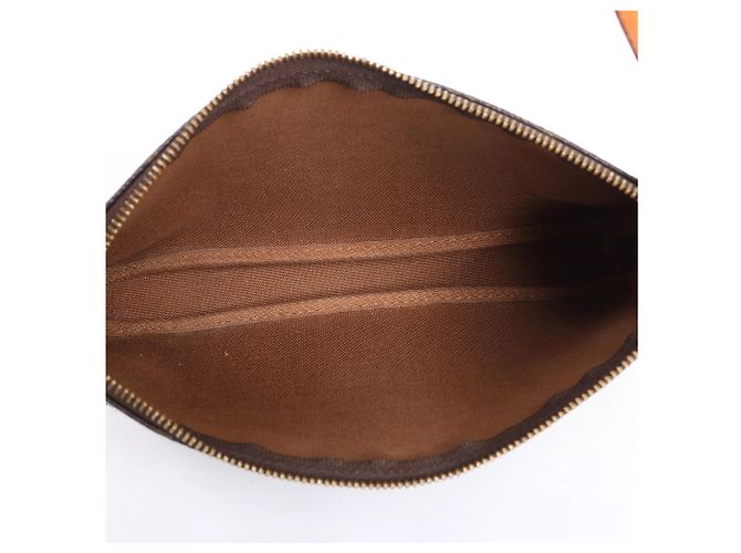 Borsa Louis Vuitton Pochette Accessoirios in tela Monogram marrone M51980 - vista 10