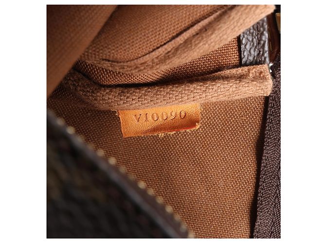Borsa Louis Vuitton Pochette Accessoirios in tela Monogram marrone M51980 - vista 11