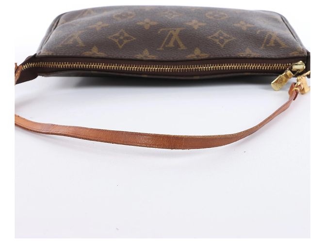 Borsa Louis Vuitton Pochette Accessoirios in tela Monogram marrone M51980 - vista 6