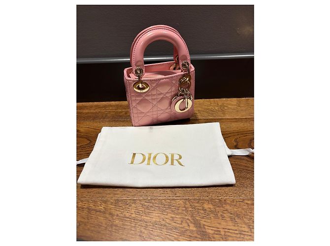 Dior Micro Borsa Lady Dior in Vernice Rosa - vista 3