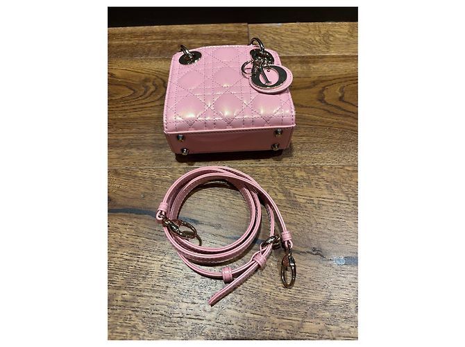 Dior Micro Borsa Lady Dior in Vernice Rosa - vista 9