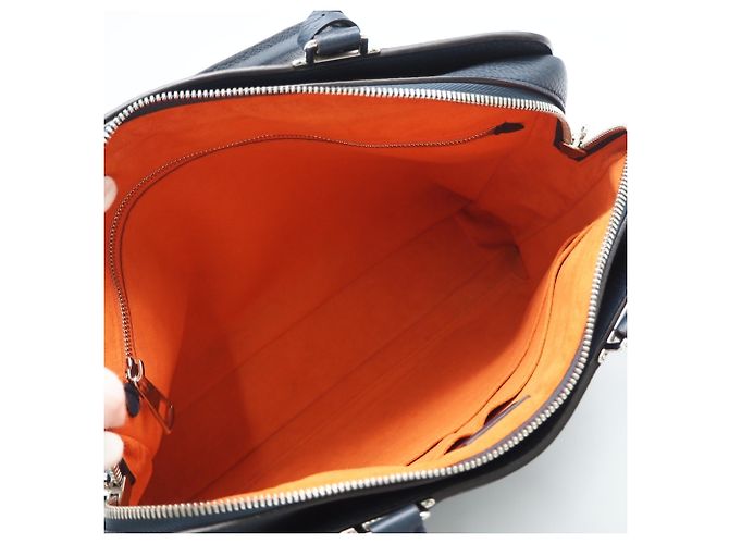 Valigetta Louis Vuitton Taurillon Armand Blu navy - vista 11