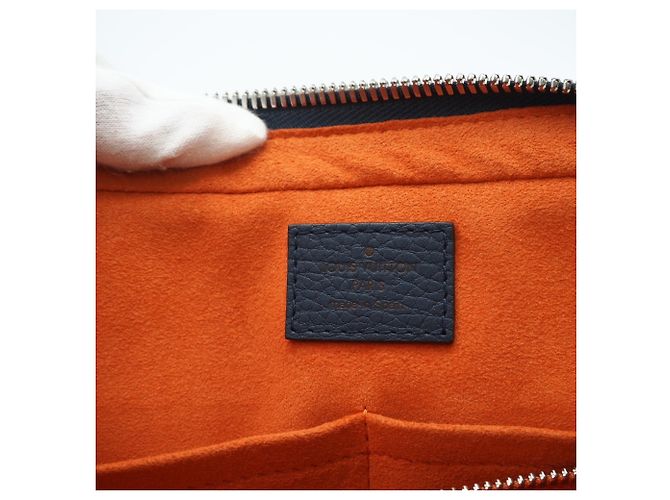 Valigetta Louis Vuitton Taurillon Armand Blu navy - vista 16
