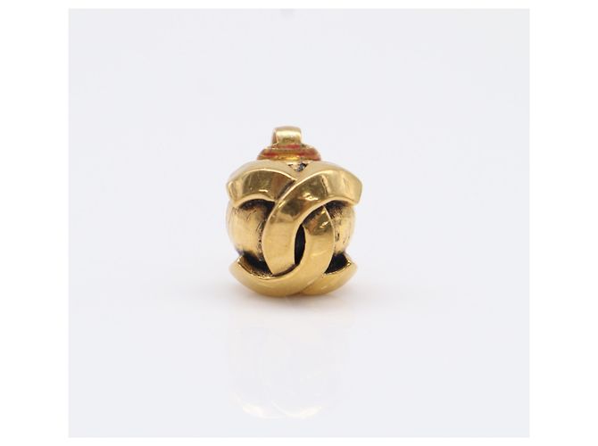 Timeless Orecchini a clip rotondi Chanel Coco Mark in Oro D'oro - vista 6
