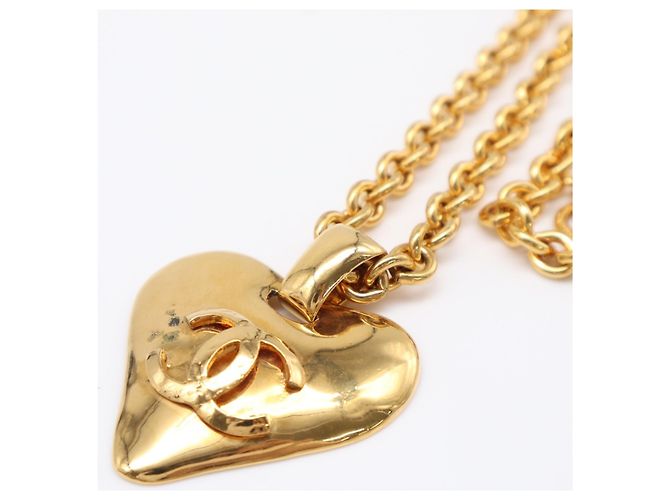 Collana Chanel Coco Mark Heart in Oro D'oro - vista 5