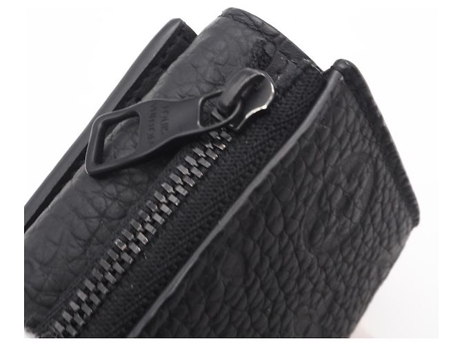 Portafoglio pieghevole Louis Vuitton Taurillon Portefeuille Pilot Noir Nero - vista 13