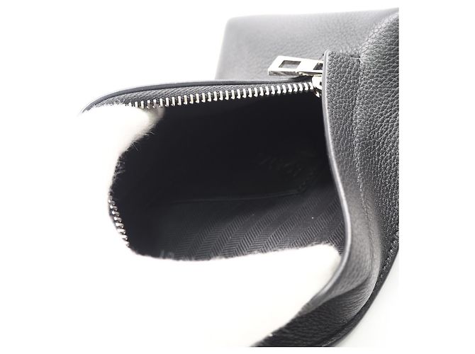 Borsa a tracolla verticale in pelle di vitello Soft Grain Loewe con tasca a T Nero - vista 12