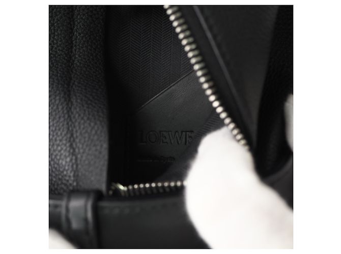 Borsa a tracolla verticale in pelle di vitello Soft Grain Loewe con tasca a T Nero - vista 14