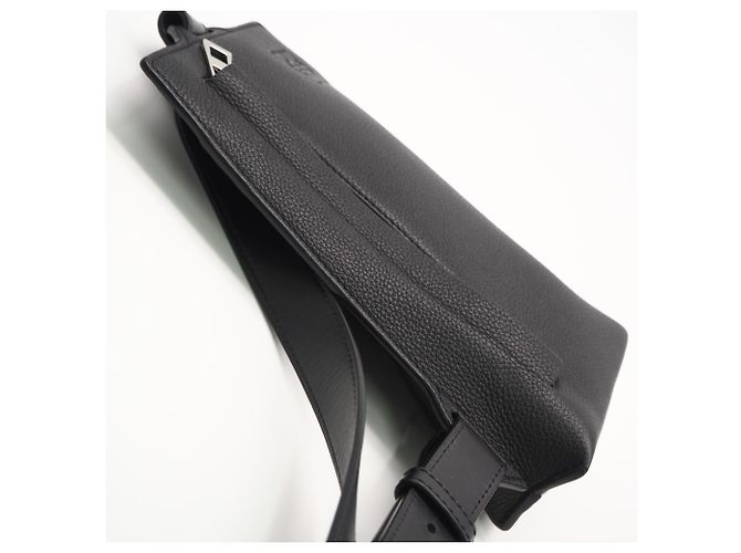 Borsa a tracolla verticale in pelle di vitello Soft Grain Loewe con tasca a T Nero - vista 7