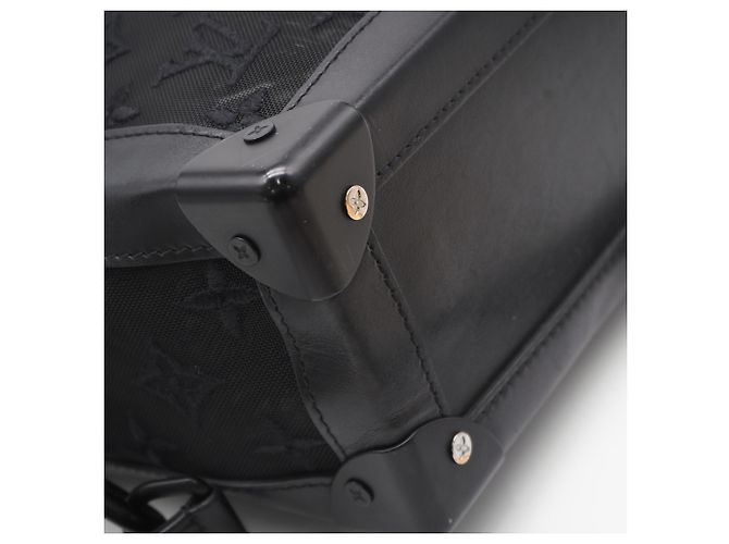 Borsa a tracolla Louis Vuitton See-through Soft Trunk Nero - vista 11