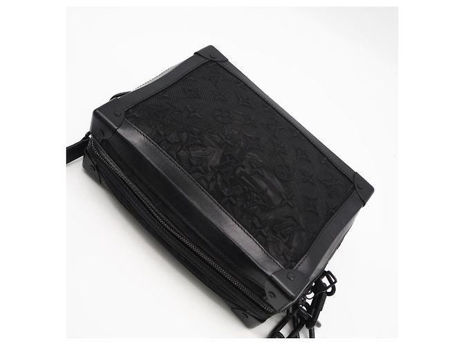 Borsa a tracolla Louis Vuitton See-through Soft Trunk Nero - vista 2
