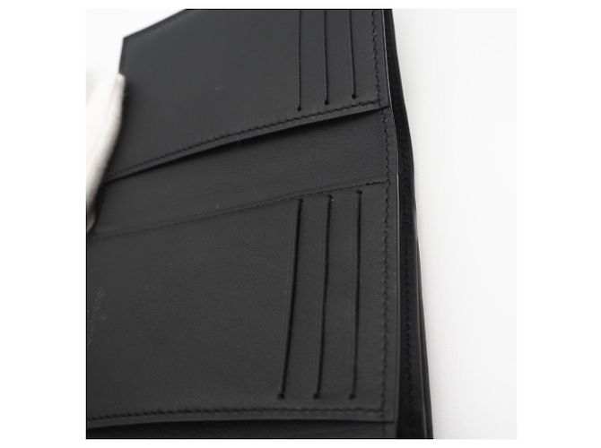 Louis Vuitton Taurillon Portefeuille Pilot Wallet Nero - vista 13